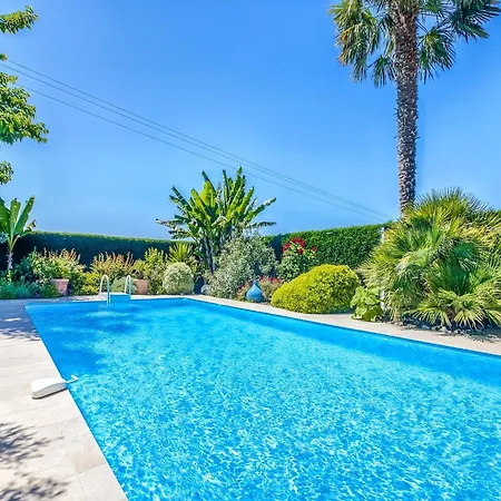 In With Pool, Cleaning Included Сasa de vacaciones Barry-d'Islemade