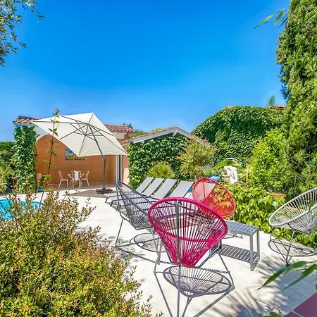 Сasa de vacaciones In With Pool, Cleaning Included