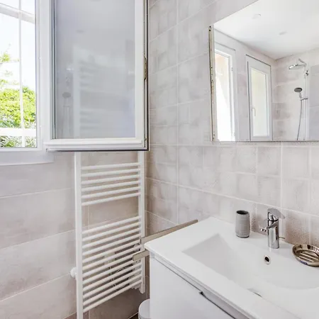 In With Pool, Cleaning Included Сasa de vacaciones Barry-d'Islemade