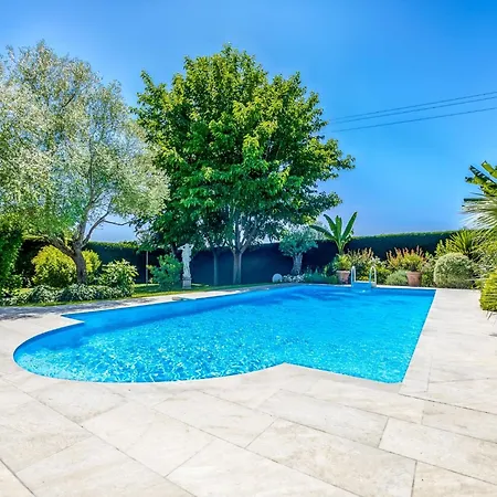 Сasa de vacaciones In With Pool, Cleaning Included Barry-d'Islemade