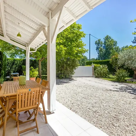 Сasa de vacaciones In With Pool, Cleaning Included Barry-d'Islemade